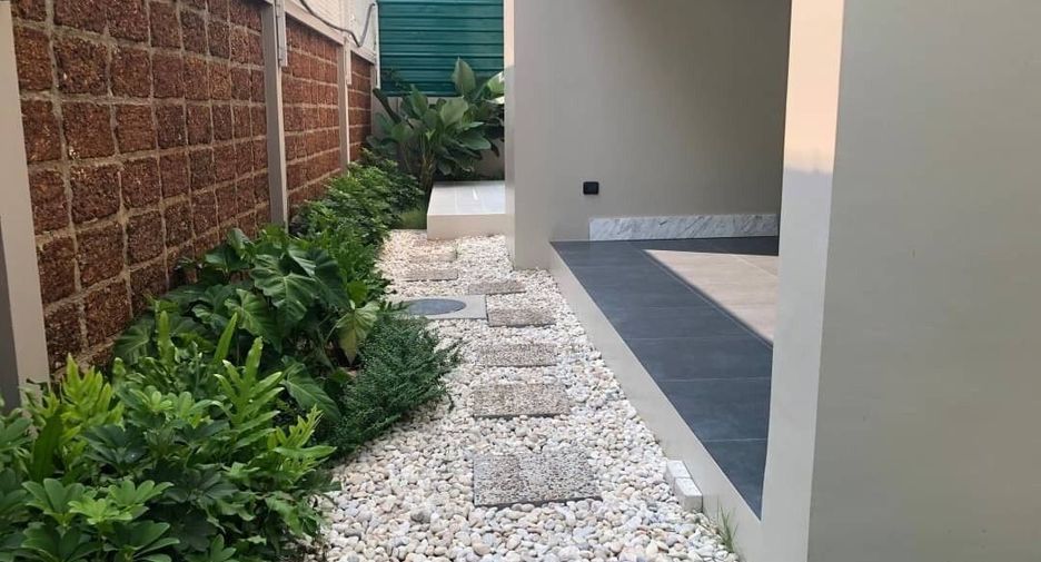 For sale 3 bedrooms house in Khan Na Yao, Bangkok
