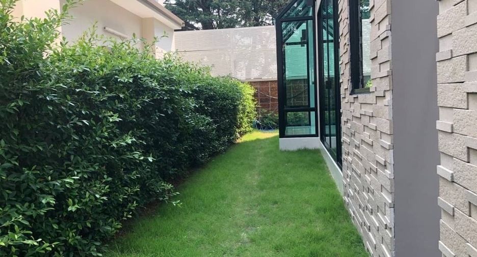 For sale 3 bedrooms house in Khan Na Yao, Bangkok