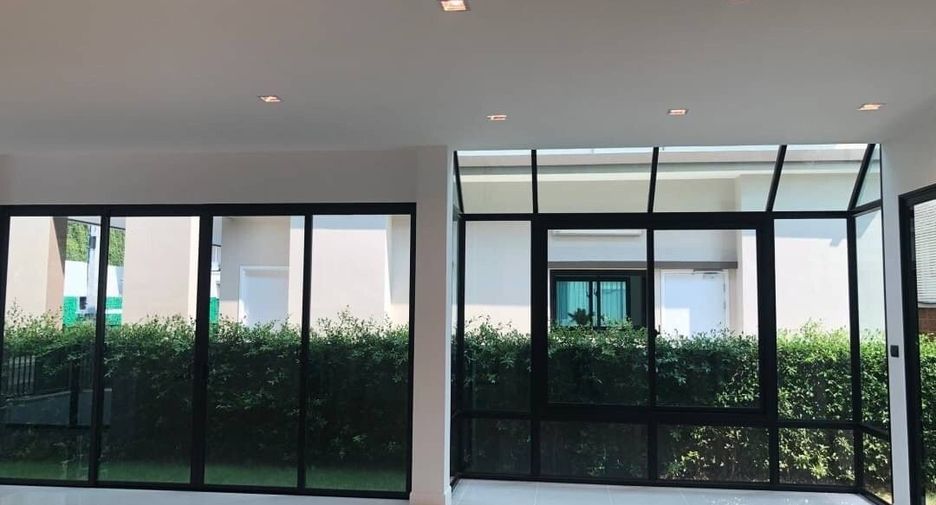 For sale 3 bedrooms house in Khan Na Yao, Bangkok
