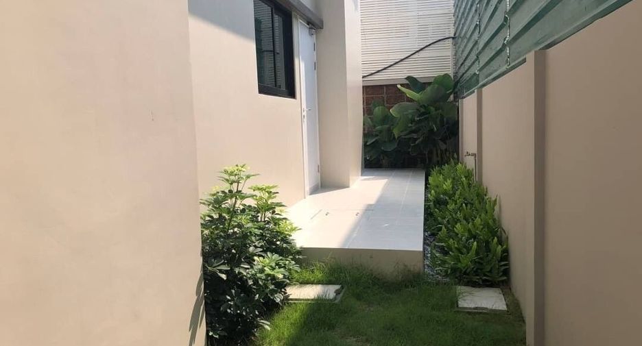 For sale 3 bedrooms house in Khan Na Yao, Bangkok