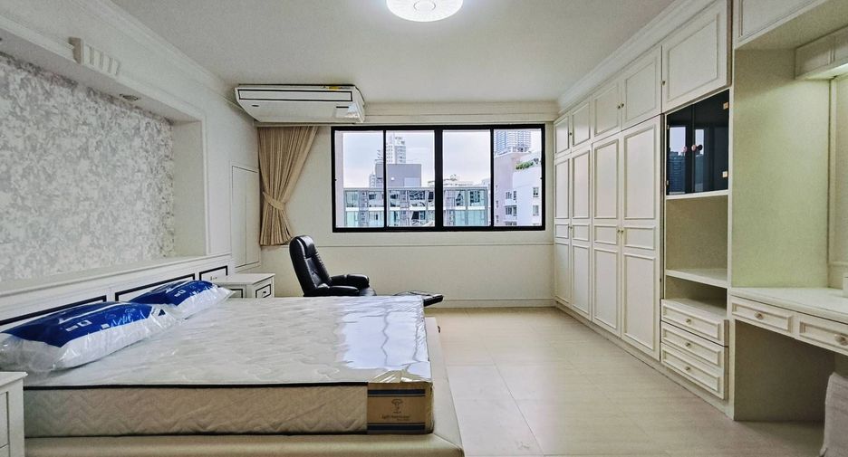 For rent 2 bedrooms condo in Watthana, Bangkok