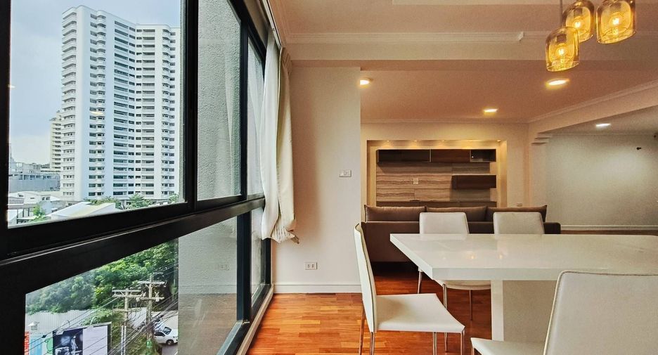 For rent 2 bedrooms condo in Watthana, Bangkok