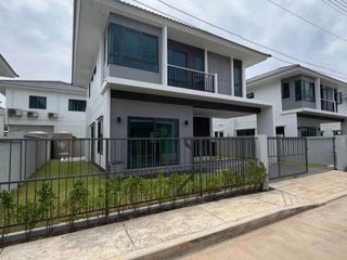 For sale and for rent 4 bedrooms house in Mueang Phuket, Phuket