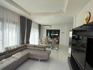 For sale and for rent 4 bedrooms house in Mueang Phuket, Phuket