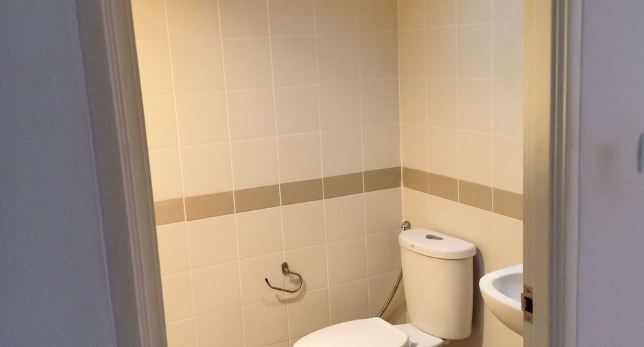 For sale 2 bedrooms townhouse in Phra Samut Chedi, Samut Prakan