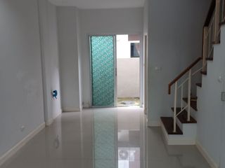 Reihenhaus zum Kauf mit 2 Zimmer in Phra Samut Chedi, Samut Prakan