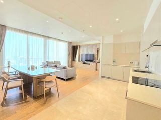 For rent 3 bedrooms condo in Khlong San, Bangkok