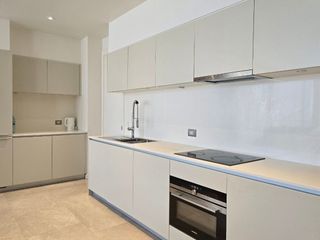 For rent 3 bedrooms condo in Khlong San, Bangkok