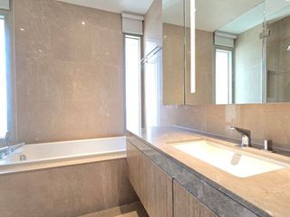 For rent 3 bedrooms condo in Khlong San, Bangkok