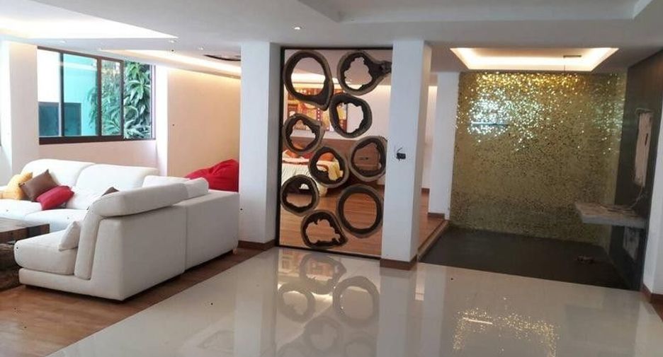 For sale 5 bedrooms house in Thalang, Phuket