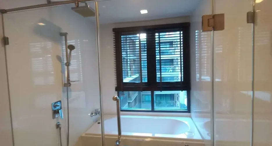 For rent 2 bedrooms condo in Khlong Toei, Bangkok