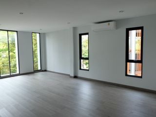 Haus zum Kauf mit 6 Zimmer in Bang Phli, Samut Prakan