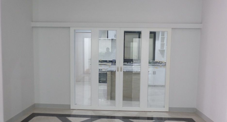 À vendre 6 chambres maison à Bang Phli, Samut Prakan