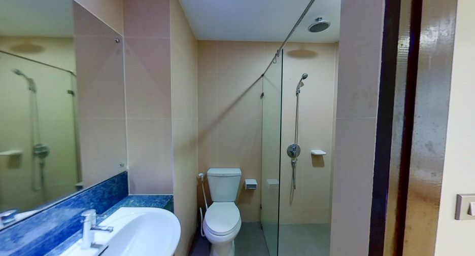 For rent 1 bed condo in Watthana, Bangkok