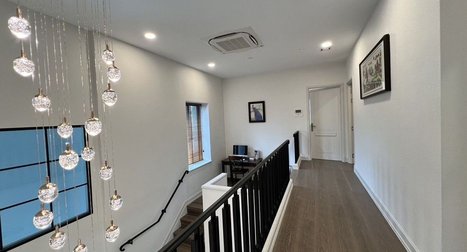 Casa en venta y en alquiler de 4 habitaciones en Saphan Sung, Bangkok