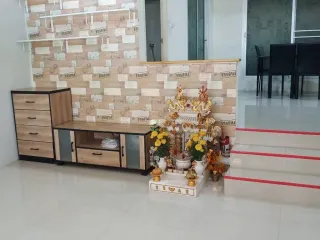 Casa adosada en venta de 3 habitaciones en Thung Khru, Bangkok