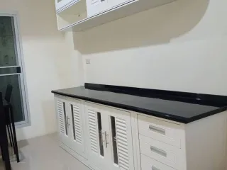 Casa adosada en venta de 3 habitaciones en Thung Khru, Bangkok