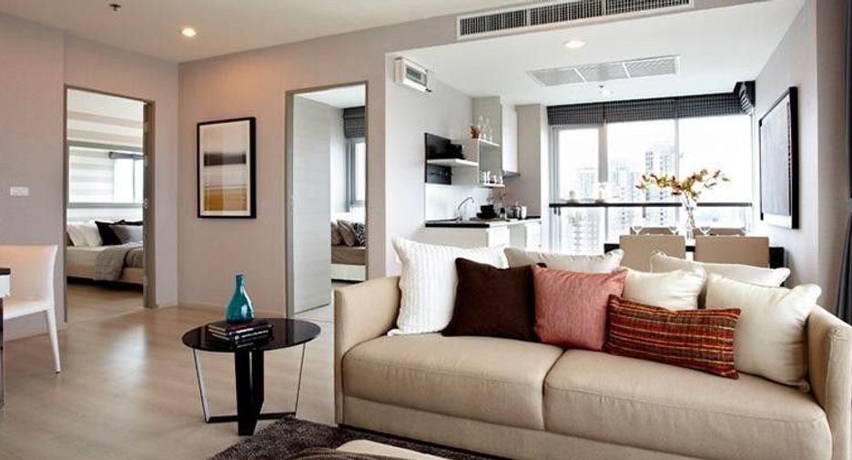 For sale 2 bedrooms condo in Huai Khwang, Bangkok