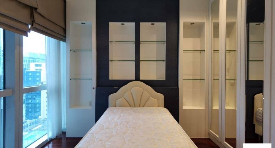 Condo en alquiler de 3 habitaciones en Pathum Wan, Bangkok