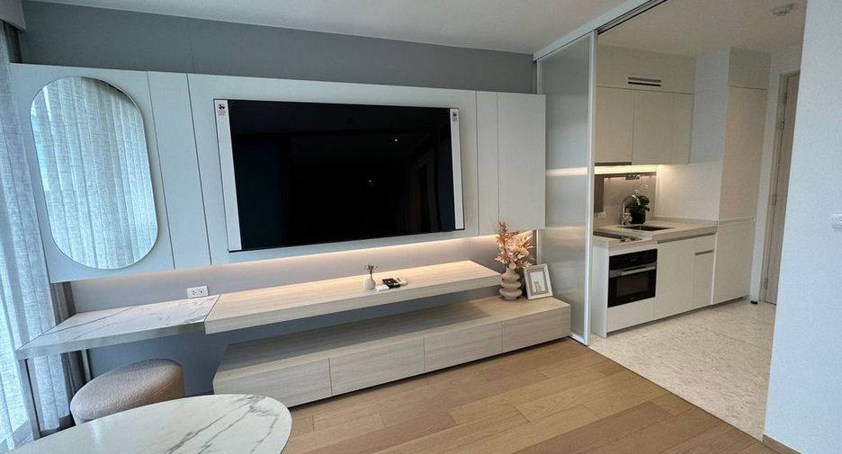 For rent 1 bed condo in Watthana, Bangkok