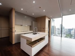 For sale 3 bedrooms condo in Khlong Toei, Bangkok