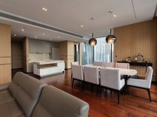 For sale 3 bedrooms condo in Khlong Toei, Bangkok