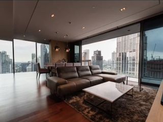 For sale 3 bedrooms condo in Khlong Toei, Bangkok