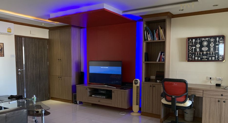 For sale 2 bedrooms condo in Huai Khwang, Bangkok