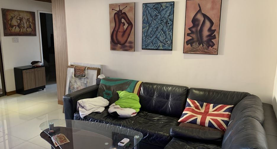 For sale 2 bedrooms condo in Huai Khwang, Bangkok