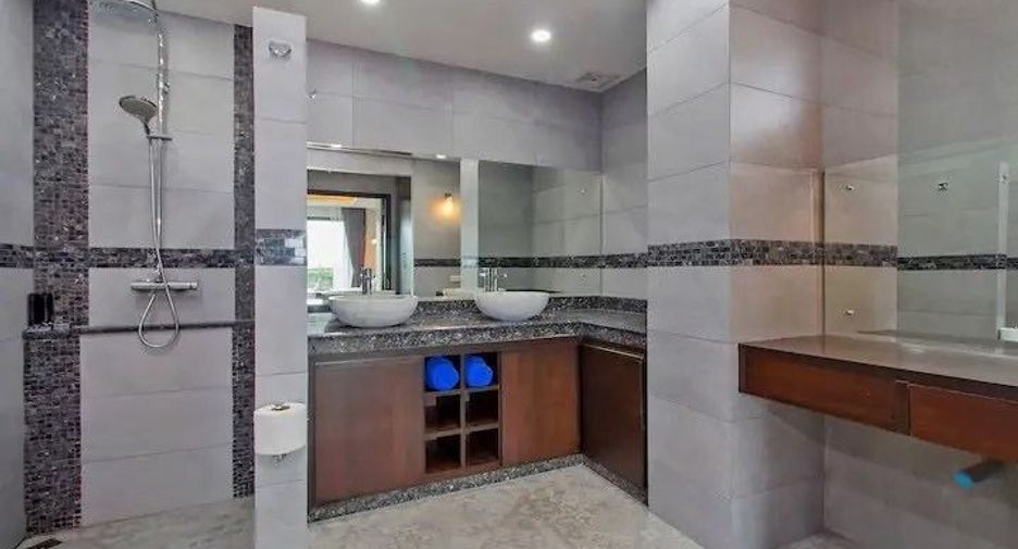 For rent 3 bedrooms apartment in Mueang Phuket, Phuket