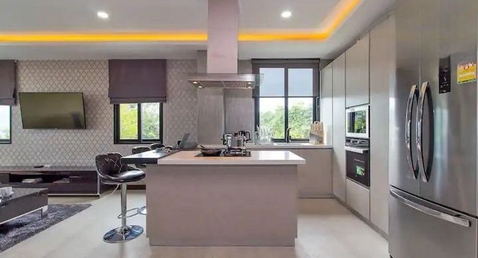 For rent 3 bedrooms apartment in Mueang Phuket, Phuket