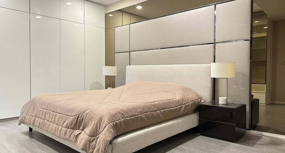 For rent 2 bedrooms condo in Khlong Toei, Bangkok