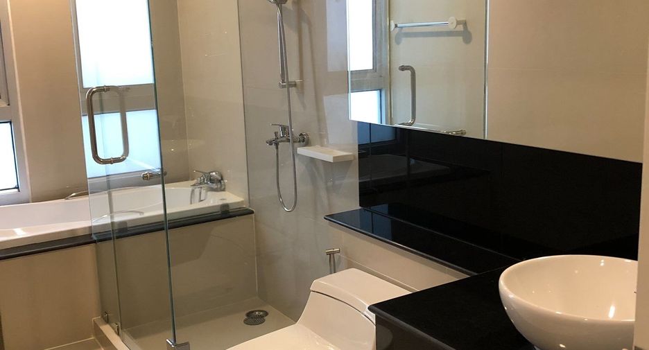 For rent 2 bedrooms condo in Khlong Toei, Bangkok