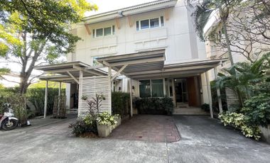 For rent 4 bedrooms house in Watthana, Bangkok