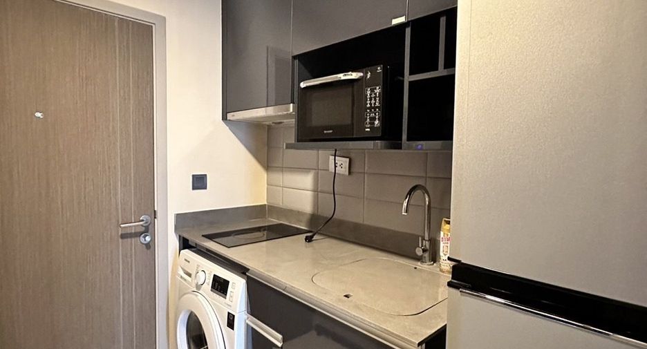 Wohnung zur Miete mit 1 Zimmer in Pathum Wan, Bangkok