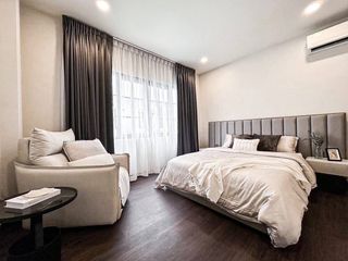 Haus zur Miete mit 5 Zimmer in Bang Phli, Samut Prakan