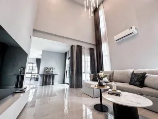 Haus zur Miete mit 5 Zimmer in Bang Phli, Samut Prakan