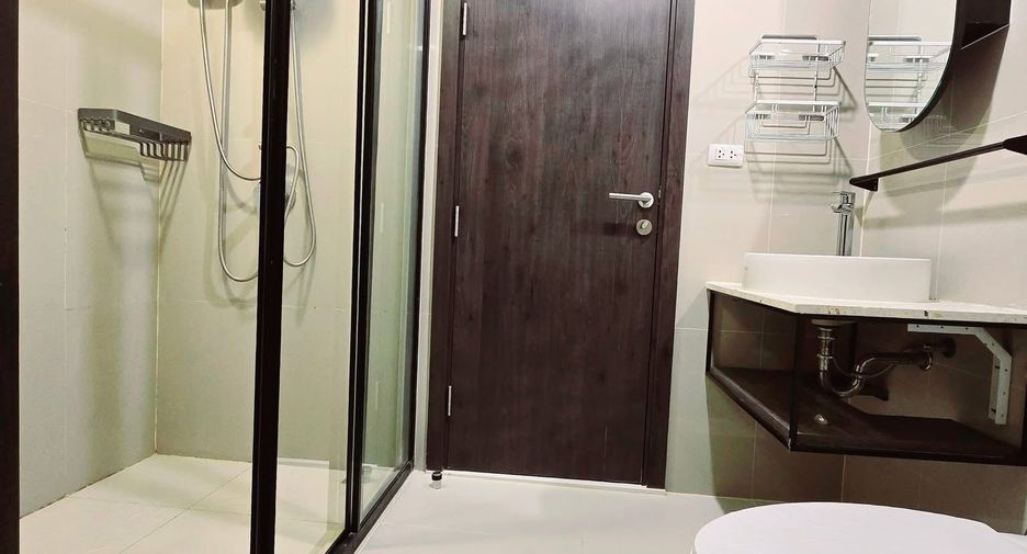 For rent 1 bed condo in Huai Khwang, Bangkok