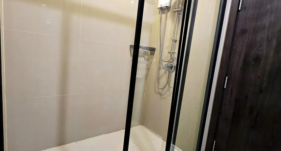 For rent 1 bed condo in Huai Khwang, Bangkok