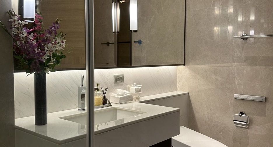 For rent 1 bed condo in Pathum Wan, Bangkok