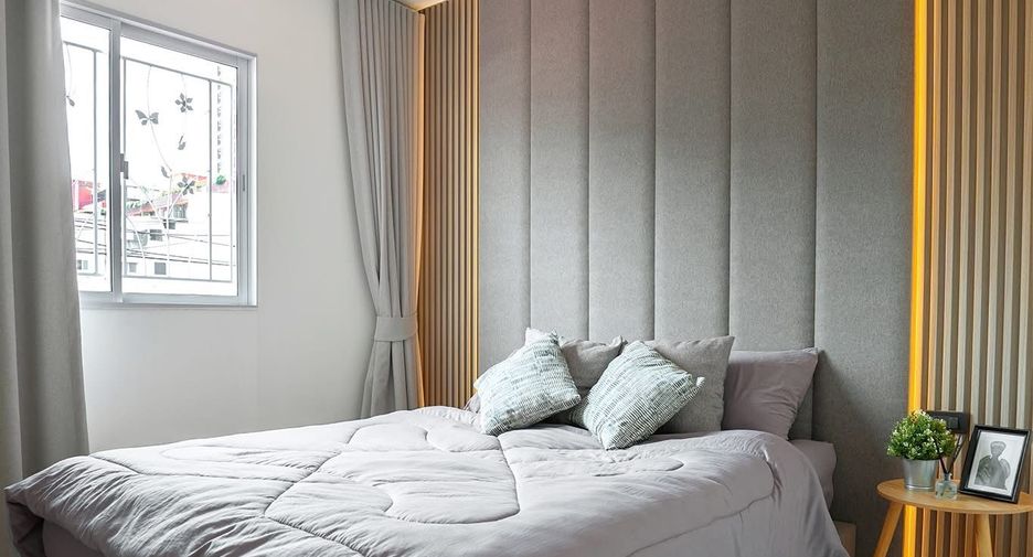For rent 3 ベッドルーム house in Huai Khwang, Bangkok