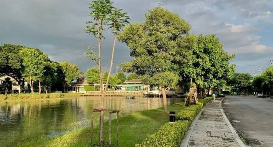 For sale 5 bedrooms house in Bang Bo, Samut Prakan