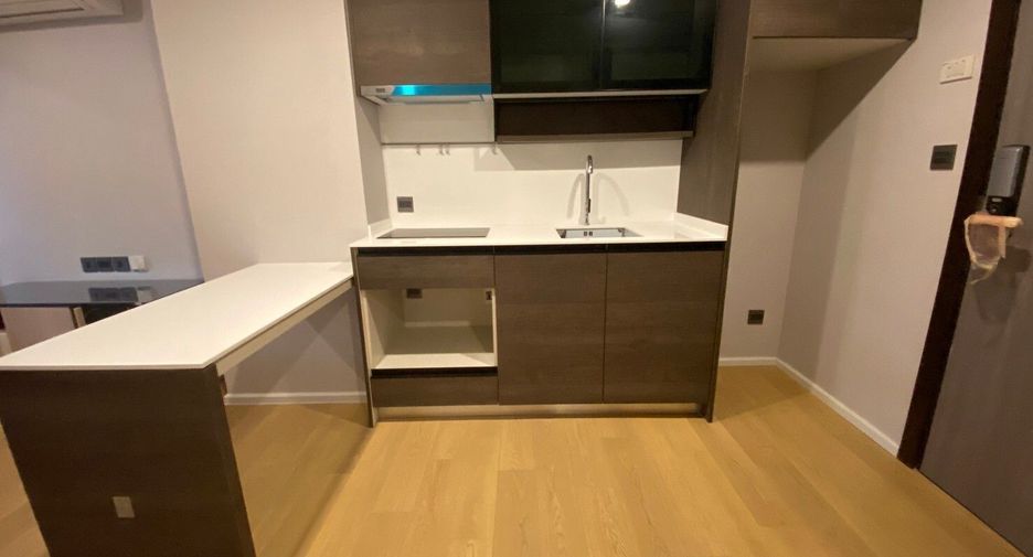 For sale 1 bed condo in Phaya Thai, Bangkok