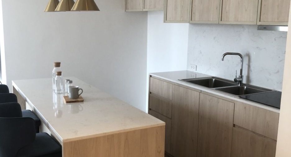 For rent 3 bedrooms apartment in Khlong Toei, Bangkok
