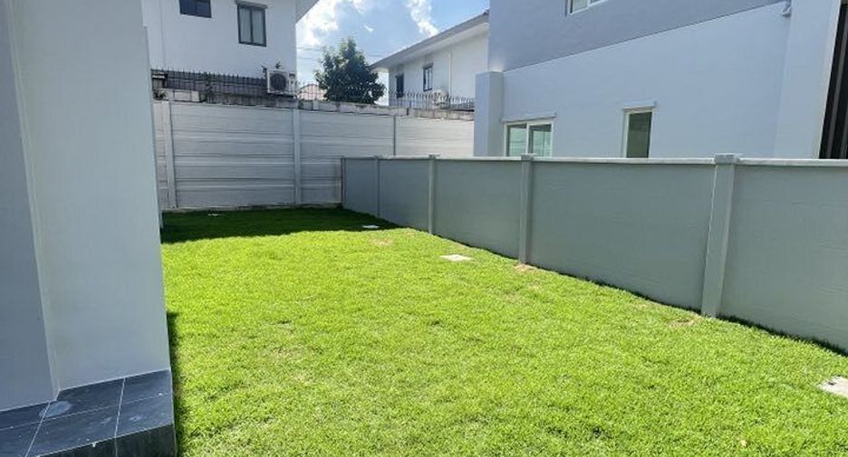 Casa en venta de 3 habitaciones en Bang Phli, Samut Prakan