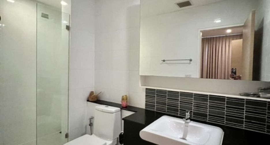 Condo en alquiler de 2 habitaciones en Bang Na, Bangkok
