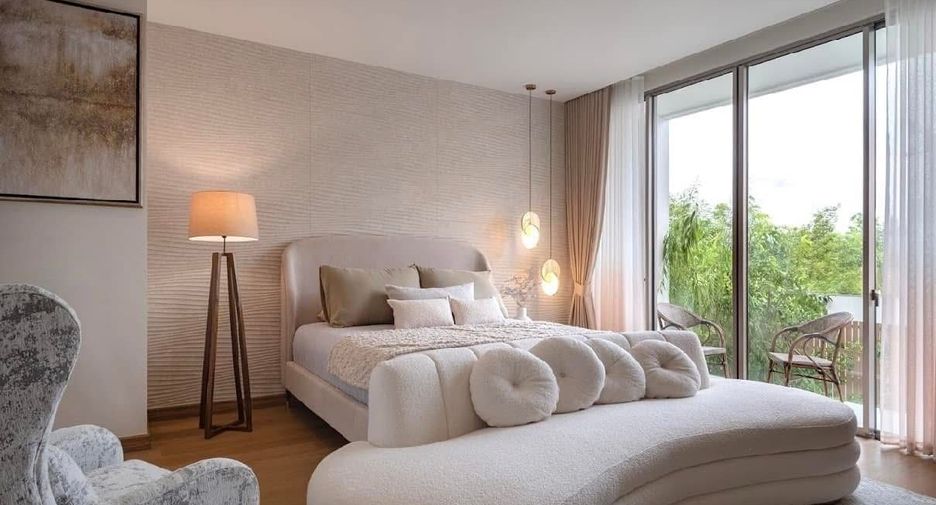 For sale 4 bedrooms house in Lat Phrao, Bangkok