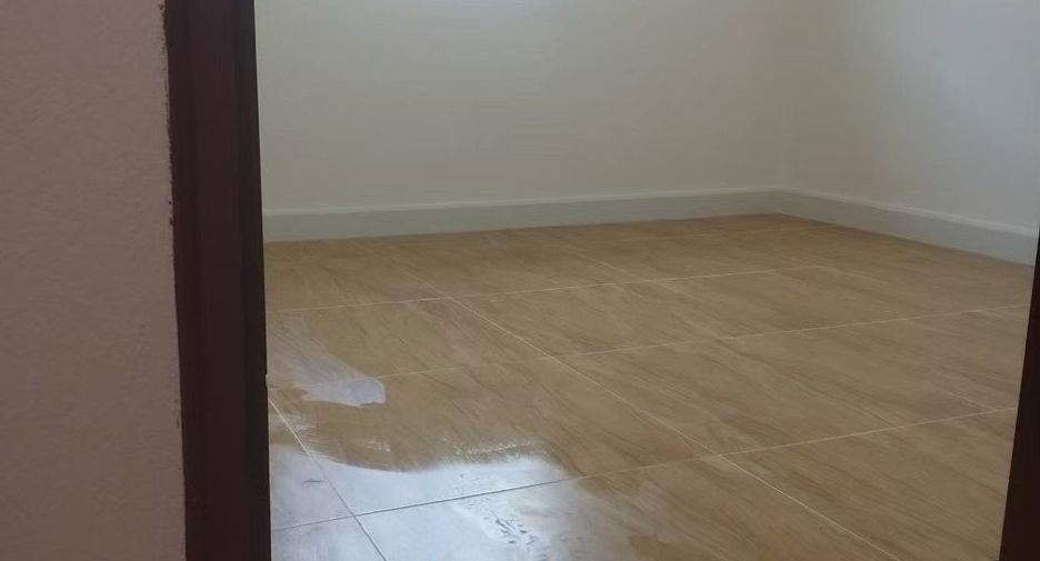 For sale 2 bedrooms townhouse in Phra Samut Chedi, Samut Prakan