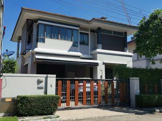 Casa en venta de 3 habitaciones en Bang Phli, Samut Prakan