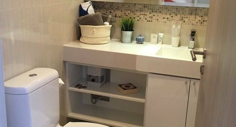 Condo en venta y en alquiler de 3 habitaciones en Watthana, Bangkok